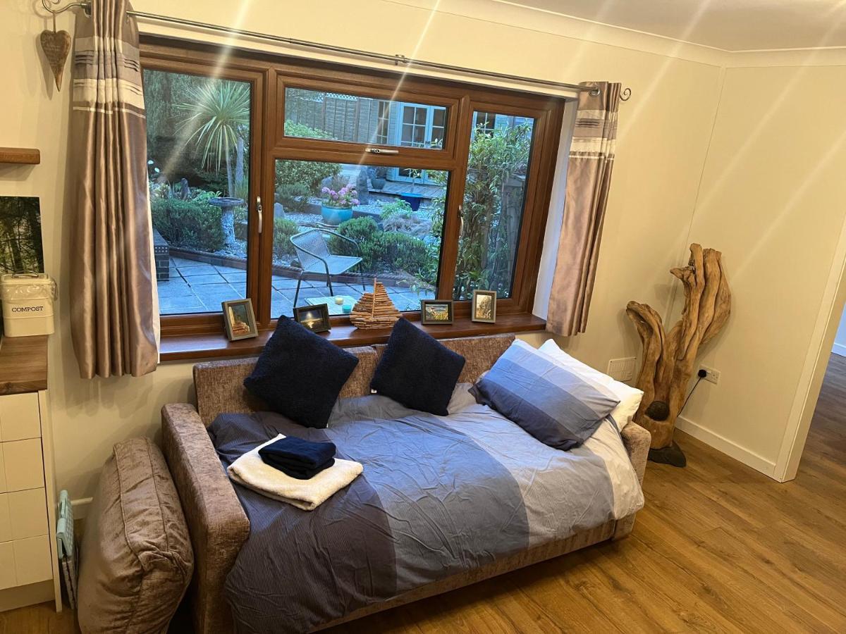 Coastal Garden Annex With Log Fire & Summer House Aberporth Exterior foto